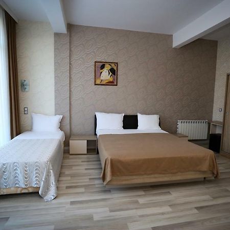 Apart Hotel Central Momcsilgrad Kültér fotó