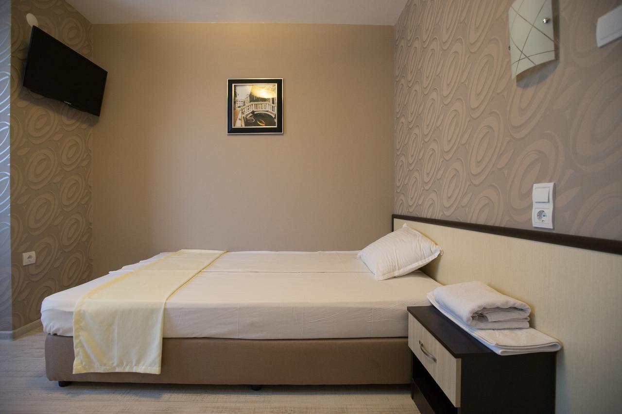 Apart Hotel Central Momcsilgrad Kültér fotó