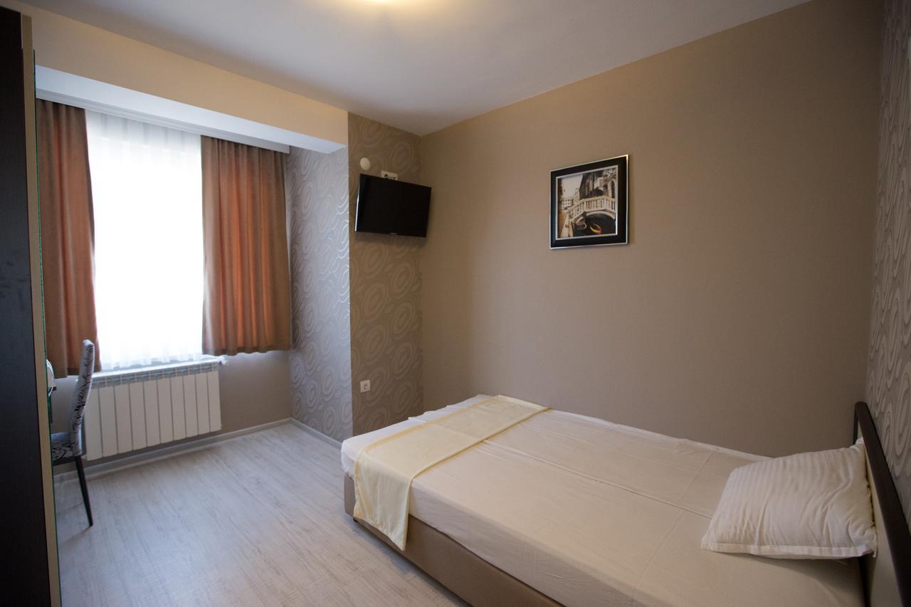 Apart Hotel Central Momcsilgrad Kültér fotó