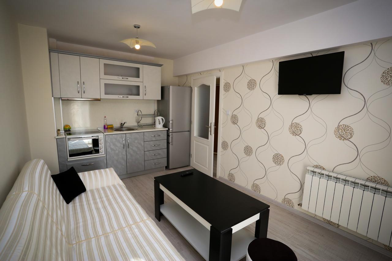 Apart Hotel Central Momcsilgrad Kültér fotó