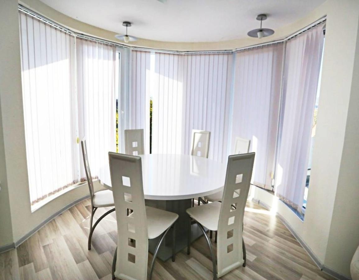 Apart Hotel Central Momcsilgrad Kültér fotó