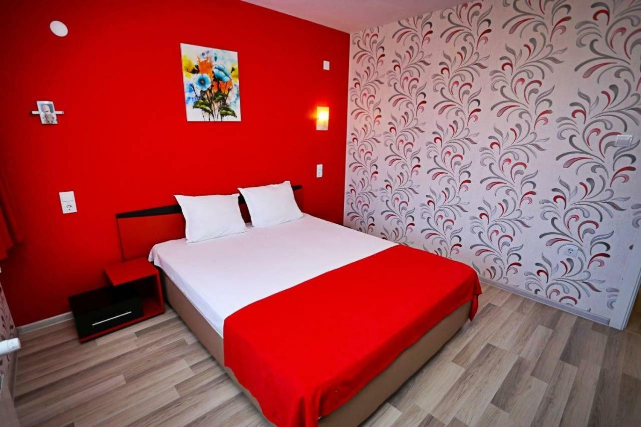 Apart Hotel Central Momcsilgrad Kültér fotó